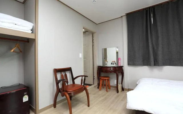 Jeju Ophirhouse Pension