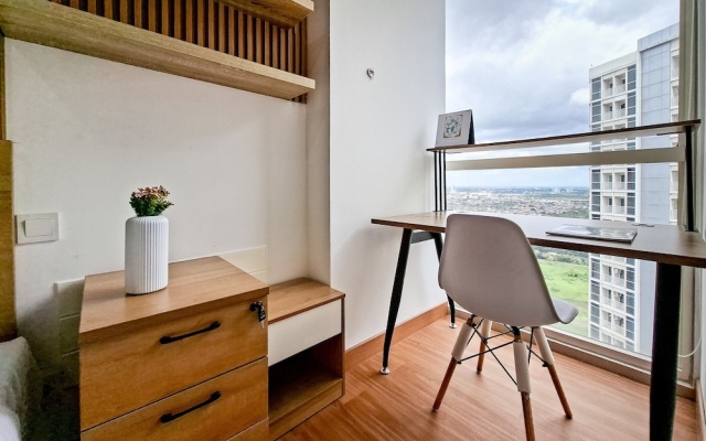 Enjoyable Living Studio At Apartment Pacific Garden - Campus Town @Alam Sutera – Guest Rooms – Tangerang