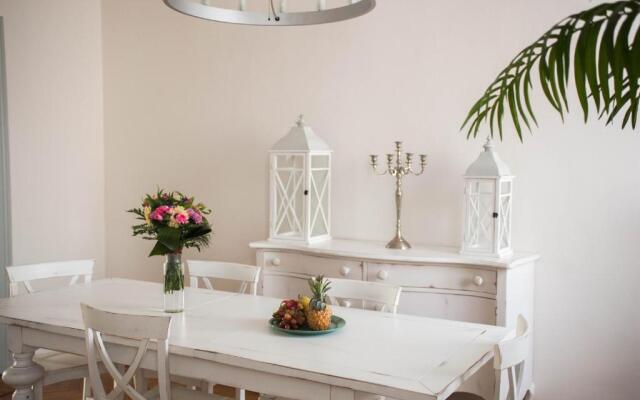 Adelaide Central Apartment