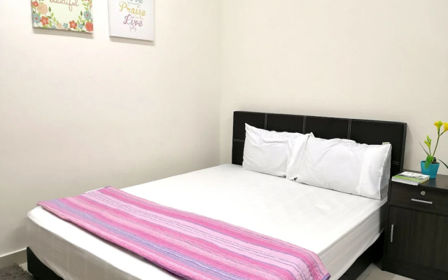 MUHOME Party Garden House – Guest Rooms – Seri Kembangan