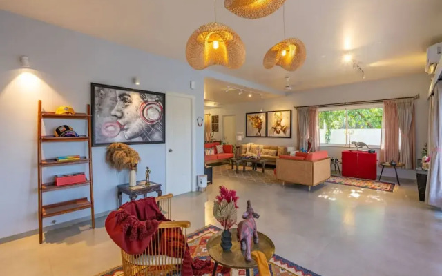 Legacy by Hireavilla -5br w Private Pool in Siolim