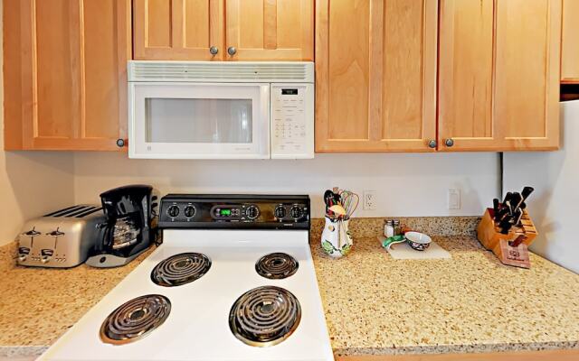 Upper Woodbridge #14-AB - 2 Br Condo