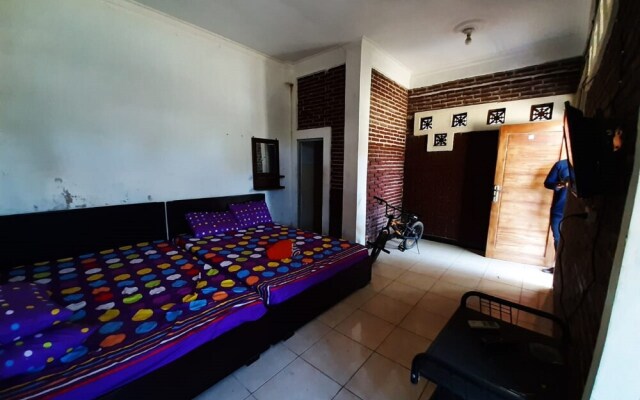 Oyo 2074 Joglo Homestay