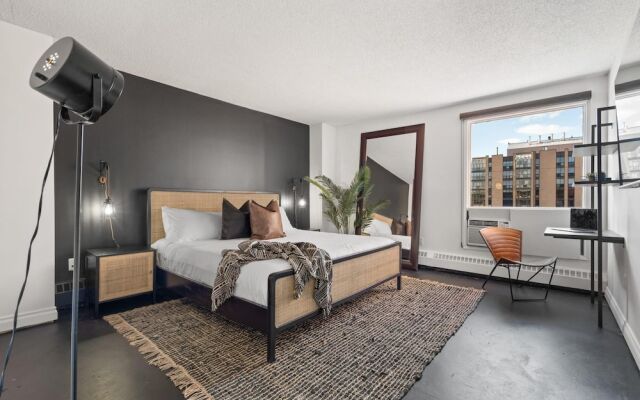 The Lost No Service Fees Penthouse Hot Tub