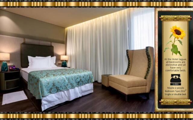 Hotel Jaguar Oporto - Airport to Hotel and City Center and Vice-Versa is a Free and Continuous Shuttle Service from 7AM to 8PM