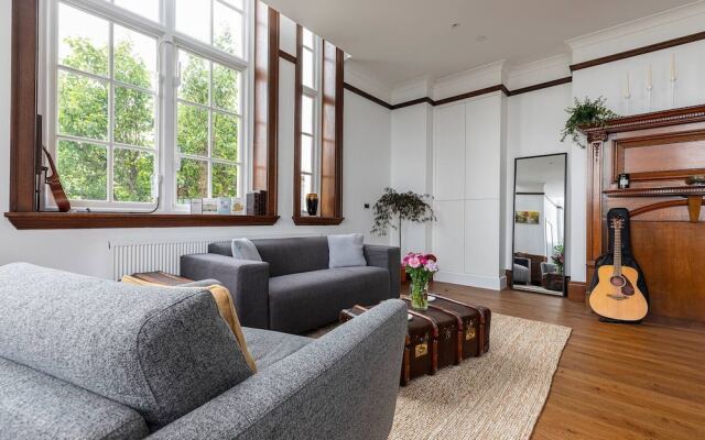 Lovely 1-bed Flat in Acton, West London, Sleeps 4