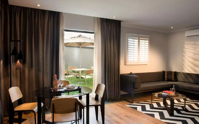 Max Executive Apartments