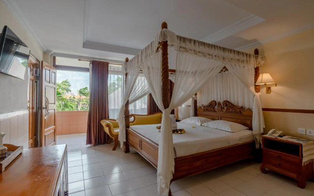 Palm Beach Hotel Bali