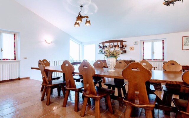 Villa Vallocchia - sleeps 18. Exclusive pool/grounds. Spoleto 10 mins. Rome 1 hr