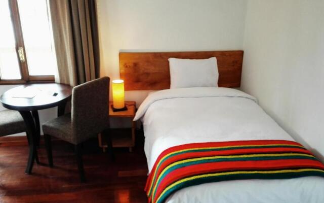 La Aurora Hotel