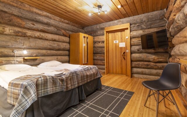 Kuukkeli Log Houses Aurora Resort
