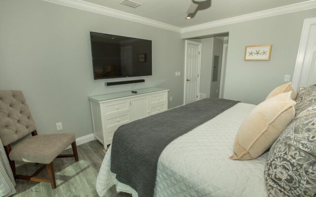 Sandpiper Cove 1115 3 Bedroom Condo by RedAwning