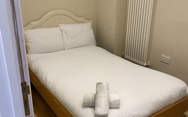 Spacious 3-bed Apartment in Central London