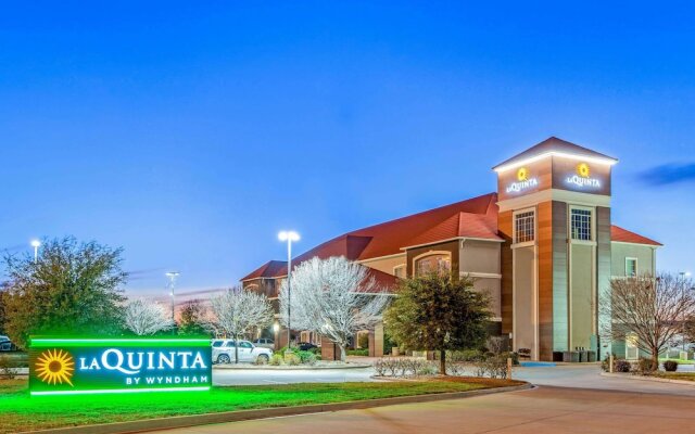 La Quinta Inn Suites Eastland