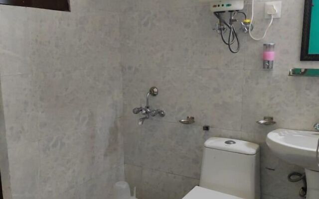 ADB Rooms Hotel Devine Point, Shimla