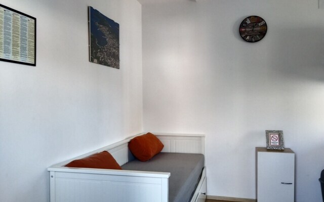 Lovely one Bedroom Apartment Mary in the Center