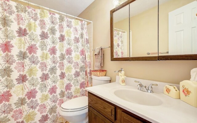 Ideally Located Westminster Home - Sleeps 13