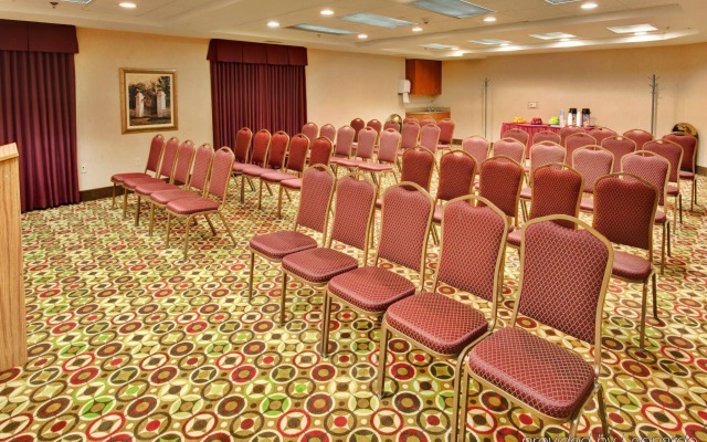 Holiday Inn Express Hotel & Suites Southfield - Detroit