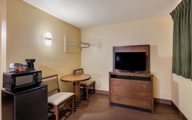 Relax Inn and Suites New Orleans