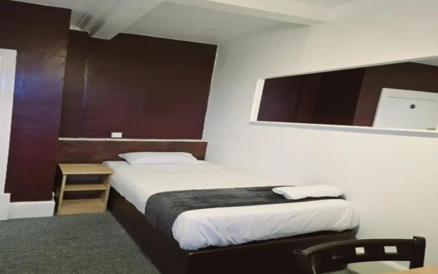 Kingswood Hotel