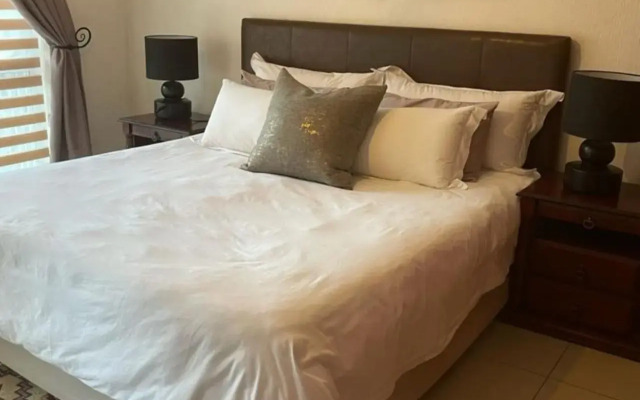 Luxury Spacious Executive Apartment