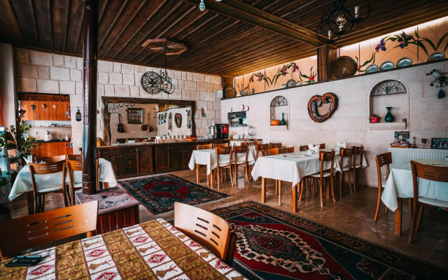 Jerveni Cave Hotel