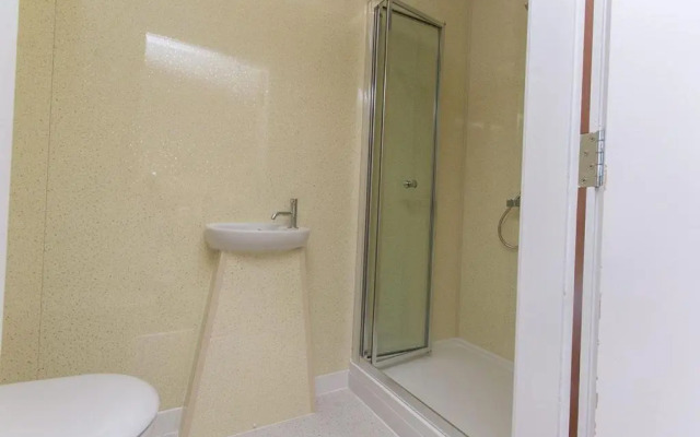 Hendy - First Floor Apartment