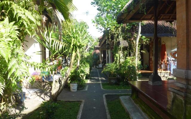 Bali Asli Lodge by EPS