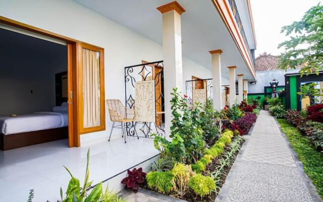 Kadek Bagus Guest House by ZUZU