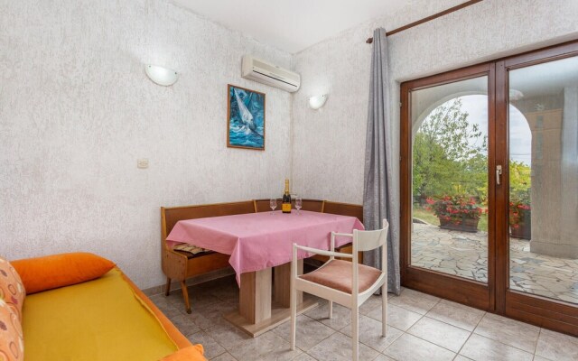 Nice Apartment in Malinska With 2 Bedrooms and Wifi