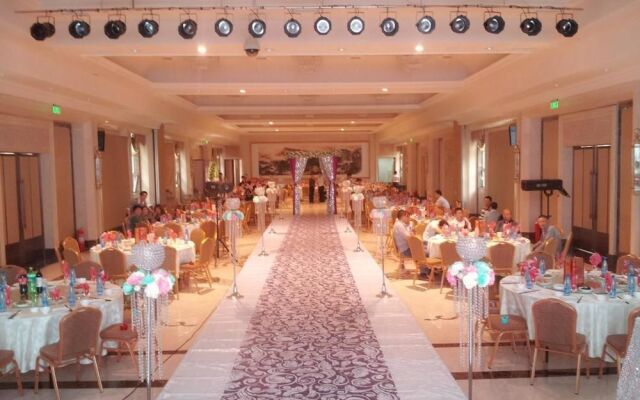 Golden Beach Garden View Hotel