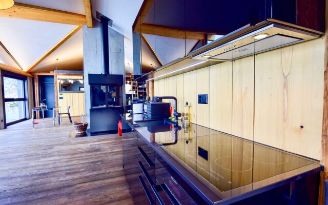 NEW 3BD Luxury Villa on the Geneva Lake