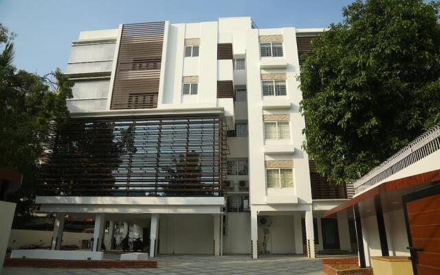 The Summit Luxury Service Apartment
