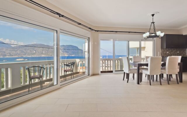 Lux SeaView Apartment