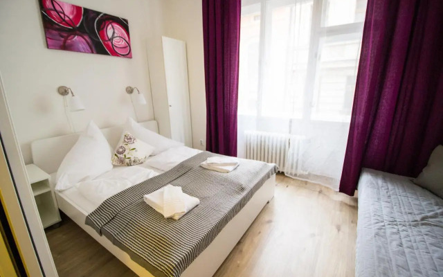 Old Town Rybna Apt by Ruterra