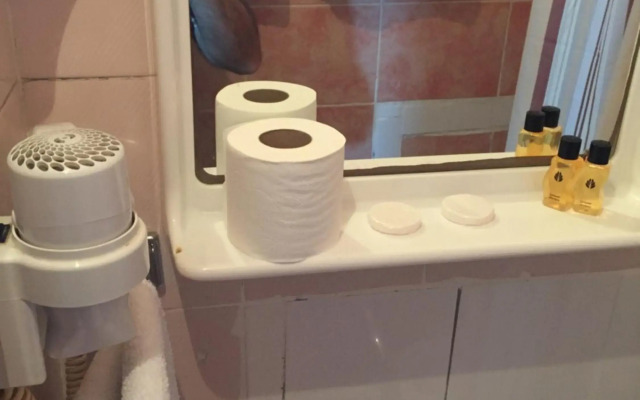 Istanbul Paris Hotel & Hostel