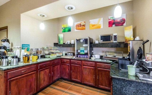 Econo Lodge Inn & Suites Eagle Pass