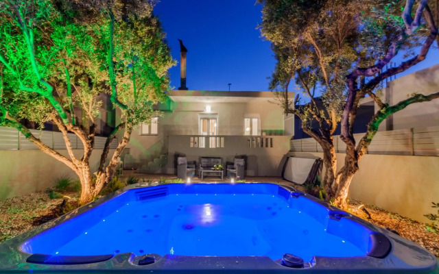 Gouves Family Apartment with Jacuzzi