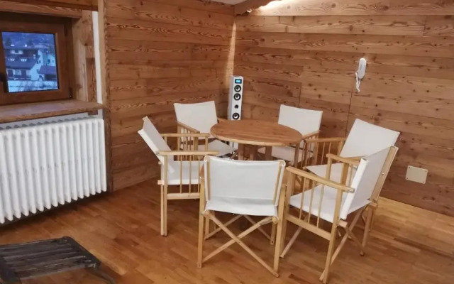 Hotel Holiday Debili