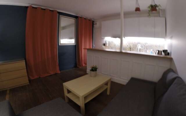 Fonty Cosy Yard side ground floor