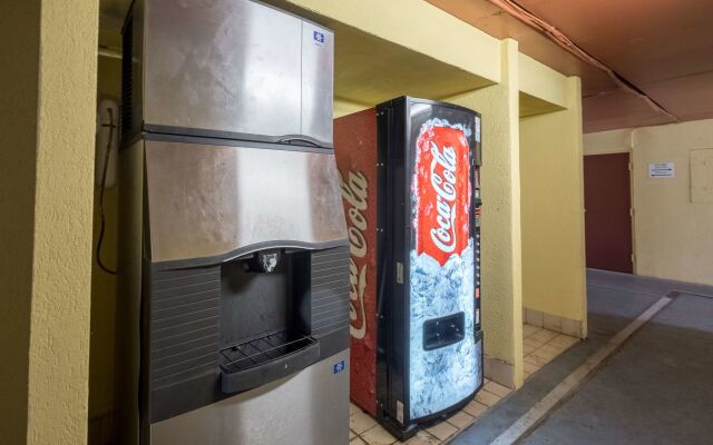 OYO Hotel Phenix City Central