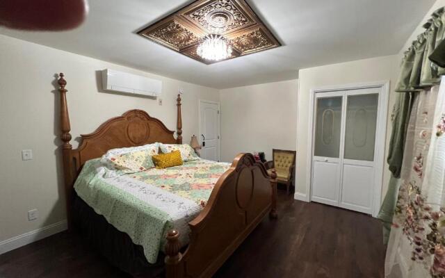 Holland Farmhouse Inn B & B