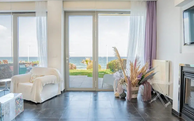 Pink Rose Beachfront Villa