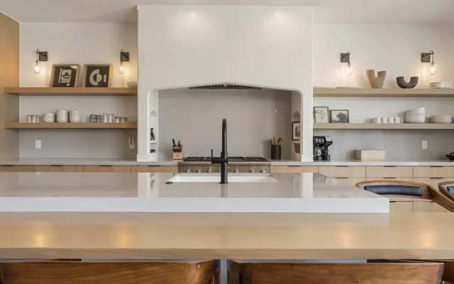 Luxury Beachside 7 Bedroom Home