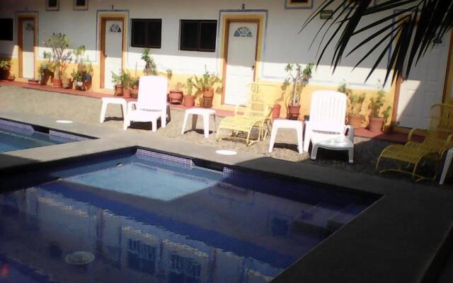 Hotel Sarabi Barra de Navidad