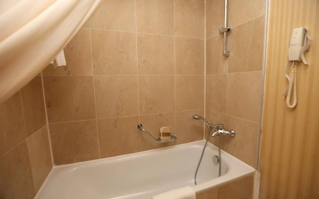 Meder Resort Hotel