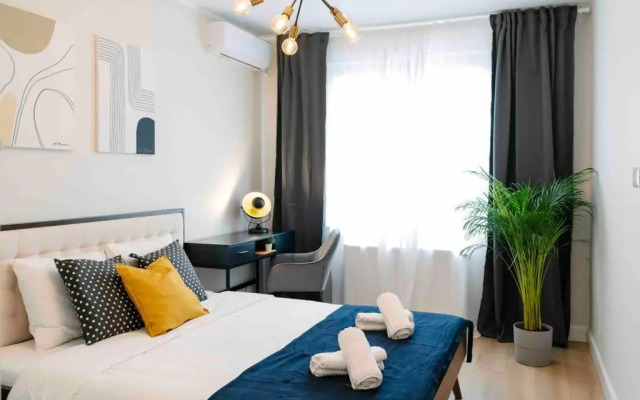 Sunny 2BR Flat-Top Location-Amazing Views