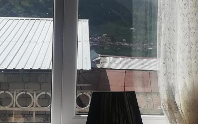 Nikoloz Guesthouse