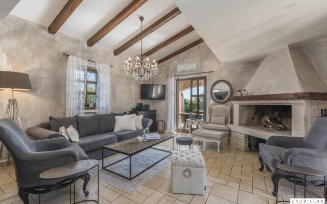 Rustica in Visnjan with 5 bedrooms and 1 bathrooms