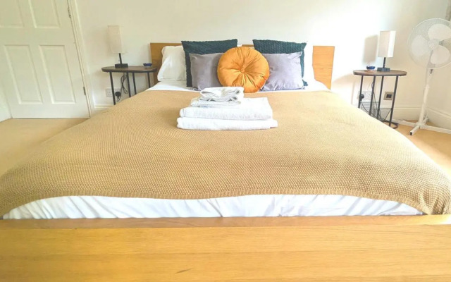 Modern 3 Bed Home Solihull Centre